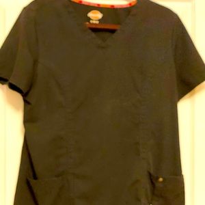 Dickies women’s scrub top